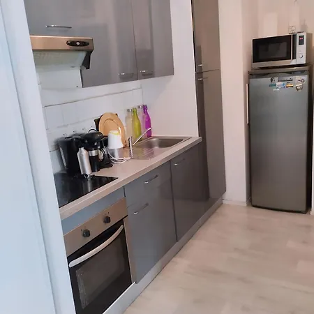 Colocation Meublee En Face La Gare De Le Mee-sur -seine Homestay *