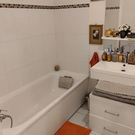 Homestay Colocation Meublee En Face La Gare De Le Mee-sur -seine Le Mee-sur-Seine